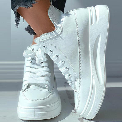 Letter Print Eyelet Lace-up Casual Sneakers