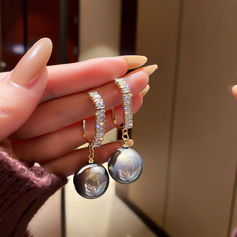 Stylish Studded Pearl Decoration Drop Earrings