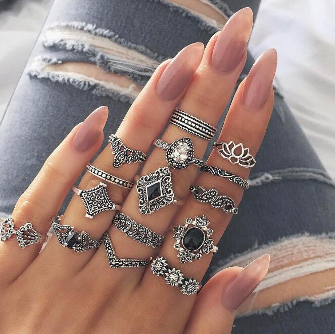 15PCS Hollow Out Studded Rings Set