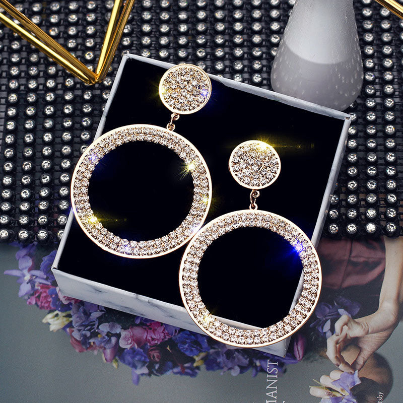 Circle Pattern Studded Earrings