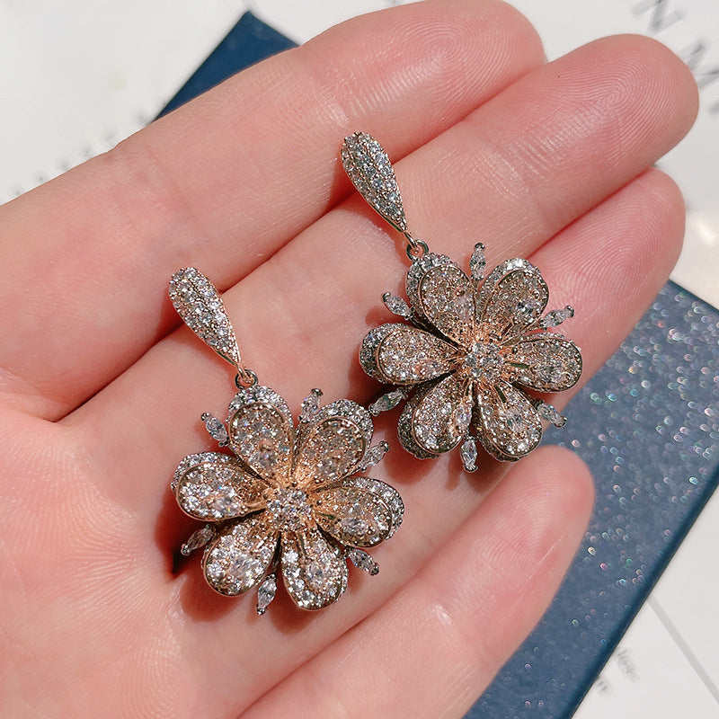 Rhinestone Floral Pattern Earrings