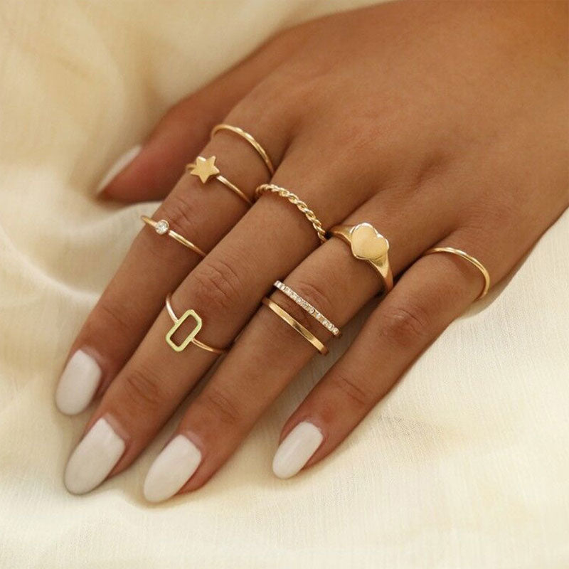 Studded Heart Pattern 8PCS Rings Set