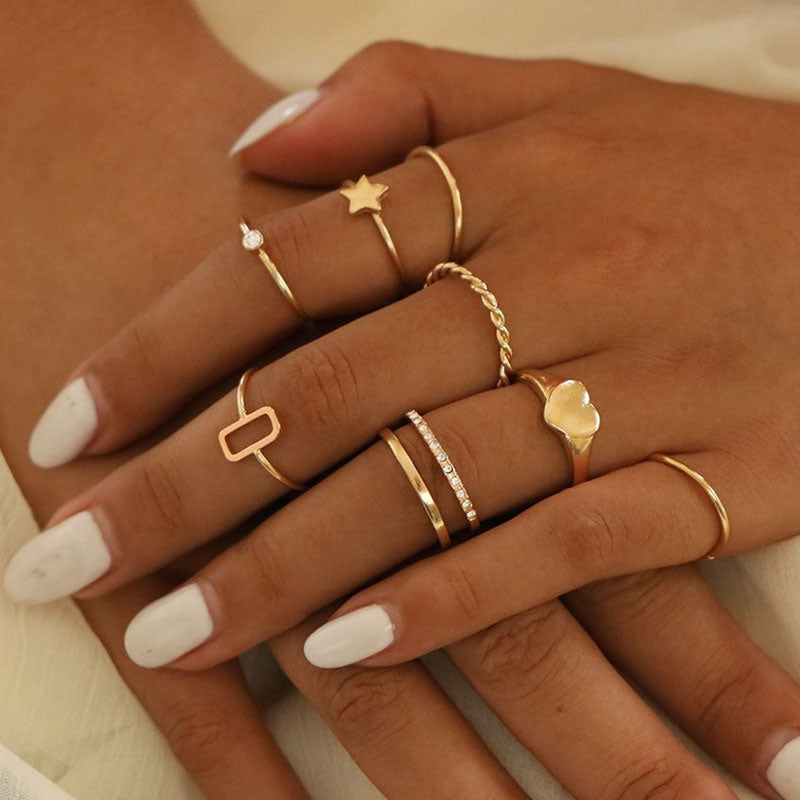 Studded Heart Pattern 8PCS Rings Set