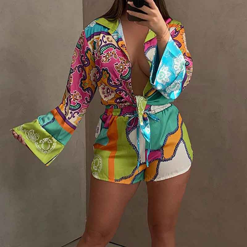 Print Flared Sleeve Tied Blouse & Shorts Set