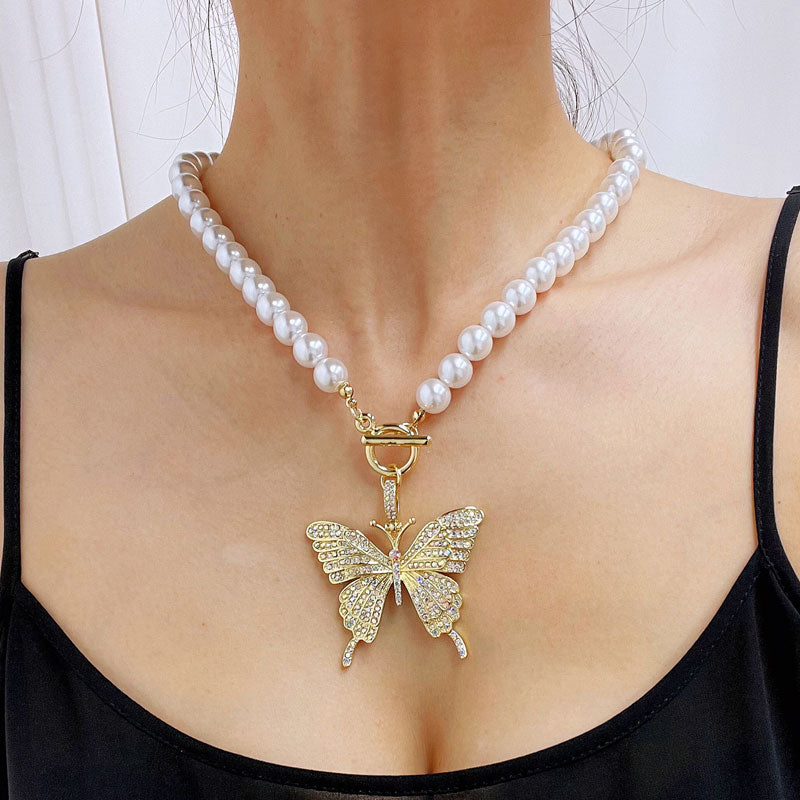 Rhinestone Butterfly Pattern Pearl Necklace