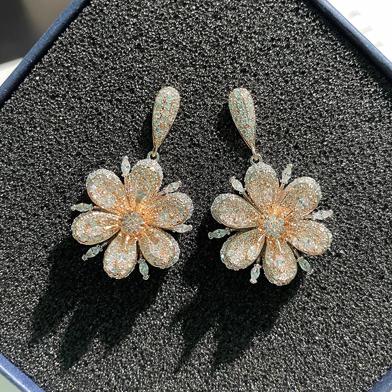 Rhinestone Floral Pattern Earrings